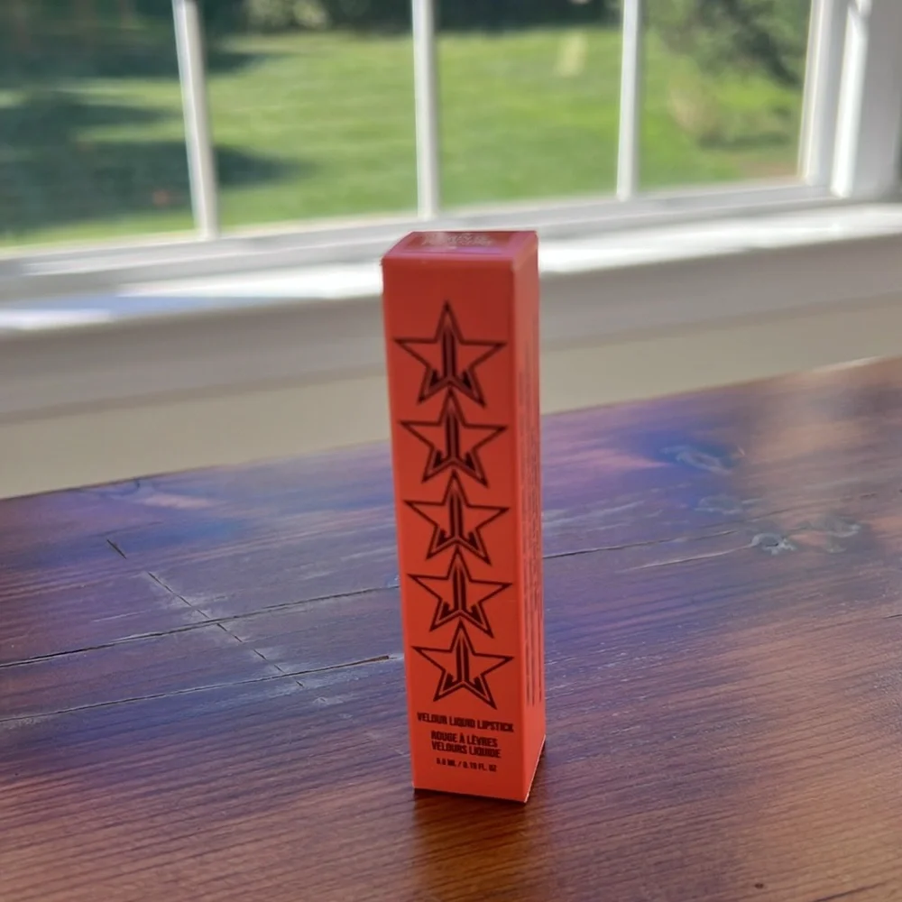 PAIN IS PLEASURE New in Box Jeffree Star Velour Liquid Lipstick Bold Orange